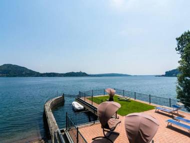 Paradisiacal Holiday Home in Miena with Balcony