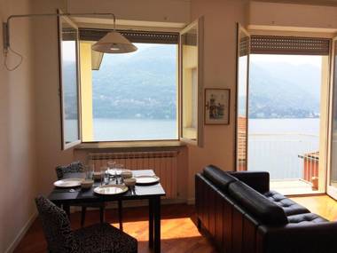 Carate 16 apartment with balcony & lake view