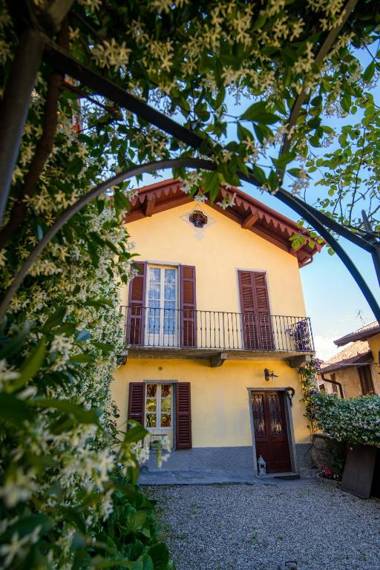 Charming House Bice - by MyHomeInComo