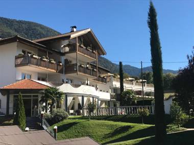 Landpalais Goyenhof - Deluxe Suites & Breakfast