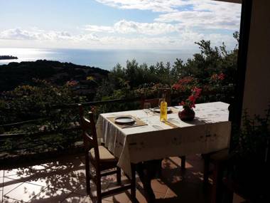 Quaint Holiday Home in Geremeas Sardinia with Sea view