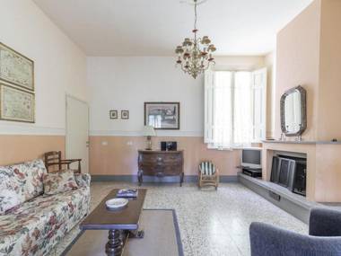 Lush Holiday Home in Montopoli Valdarno with Pool
