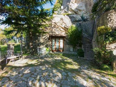 Fascinating Apartment with Garden Barbecue Heating