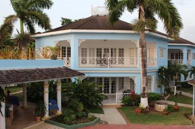Beachcomber Club Resort
