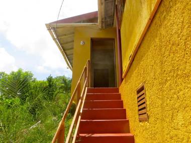 La Familia Guest House and Natural Farm