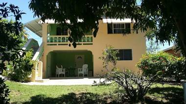 Rock Side 3 Bedroom Villa On the Beach