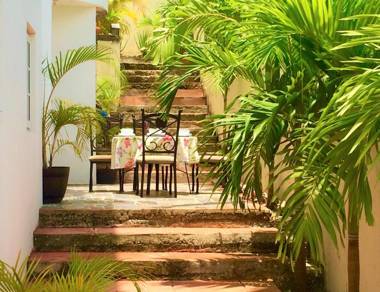 Annie's White House on The Hill