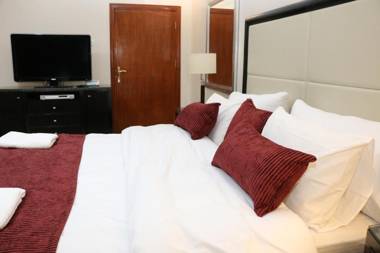 Over Mountains Hotel