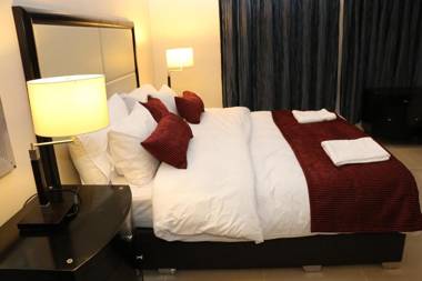 Over Mountains Hotel