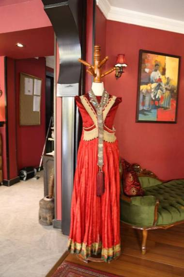 Gondola Hotel & Suites