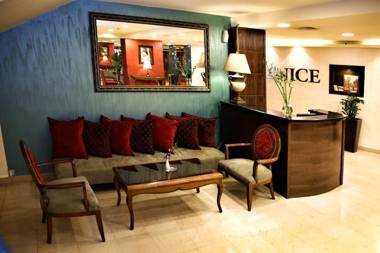 Al Fanar Palace Hotel and Suites