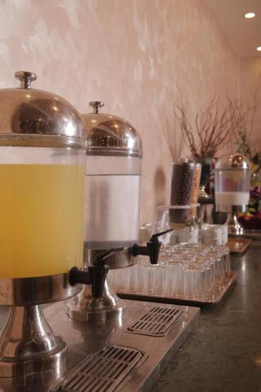 Al Fanar Palace Hotel and Suites