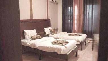 Al Fawanes Hotel Apartments