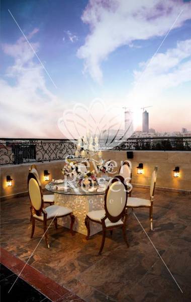 Seven Roses Hotel