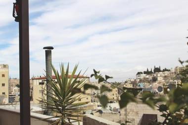 Royal Villa Mira LUXE Condos and Studios With Panoramic Terrace view In Rainbow Street - Downtown Central Amman