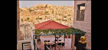 Royal Villa Mira LUXE Condos and Studios With Panoramic Terrace view In Rainbow Street - Downtown Central Amman