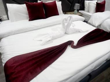 Twins Downtown Hotel