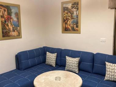 The Royal Luxury Superior Queencot