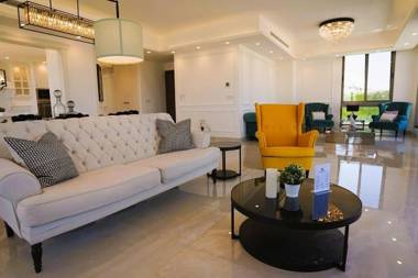 HF Residence Luxury Apartment