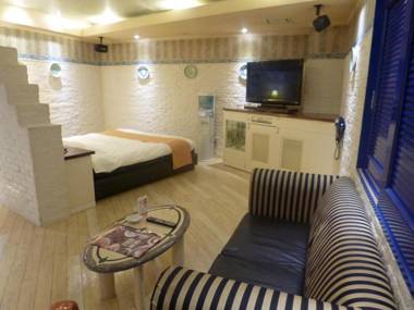 Hotel Large (Adult Only)