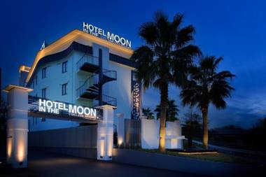 Hotel in the Moon (Adult Only)