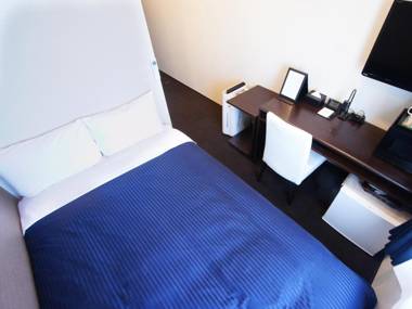 HOTEL LiVEMAX Yokohama Motomachi Ekimae