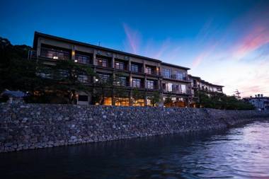 Kyoto Uji Hanayashiki Ukifune-En