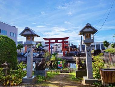 泊まれる図書館 寄処 -yosuga-