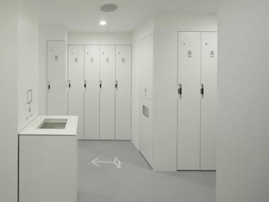 nine hours Otemachi-Imperial Palace