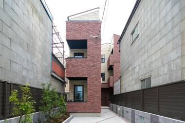 Calm Asakusa Kaminarimon Gate CLx