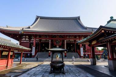 Calm Asakusa Kaminarimon Gate CLx