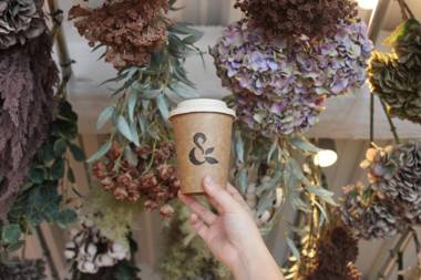 &AND HOSTEL KURAMAE WEST "Wellness Cafe & Bar"