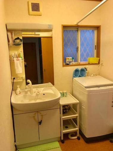 GuestHouse MISAKI 一棟貸切駐車場2台最寄駅はJR石山駅ゴルフ場近し