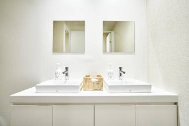 &AND HOSTEL HOMMACHI EAST