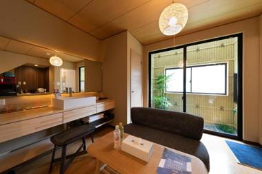 HTI 白樺の宿 塩草 大阪 なんば 芦原橋