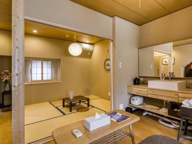 HTI 白樺の宿 塩草 大阪 なんば 芦原橋