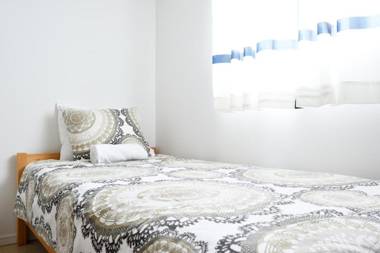 Namba 2 bedroom apartment 1 min to Nippombashi