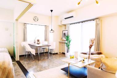 Modern Clean Comfortable Beds 62 sqm Dotombori