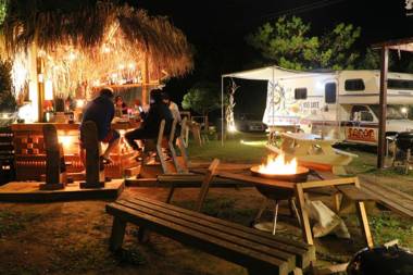 Cafe Bar & Hostel Go Me