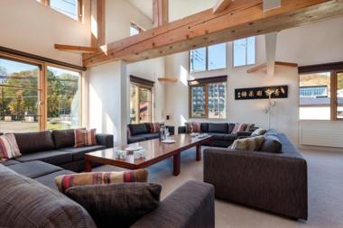 Gondola Chalet by H2 Life