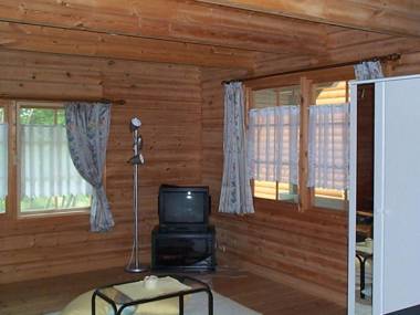 Cottage Mogi Log House