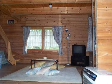 Cottage Mogi Log House