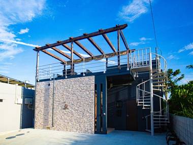 屋上付きデザイナーズ物件--ダブルベッド8台1人1台で広々使える--BBQ--4台駐車可能--CycloVilla--