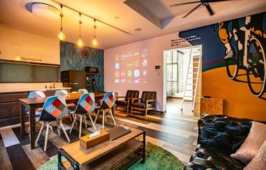 屋上付きデザイナーズ物件--ダブルベッド8台1人1台で広々使える--BBQ--4台駐車可能--CycloVilla--