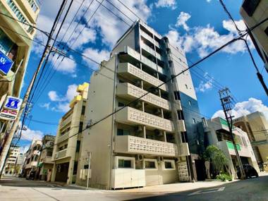 Little Island Okinawa Kumoji