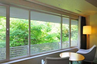 The Prince Kyoto Takaragaike Autograph Collection