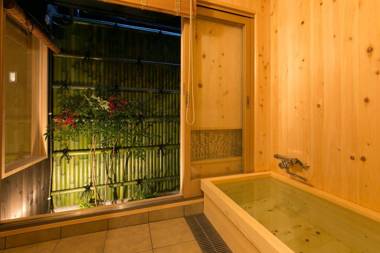 Kosetsu muslim friendly Easy access to Kyoto STA