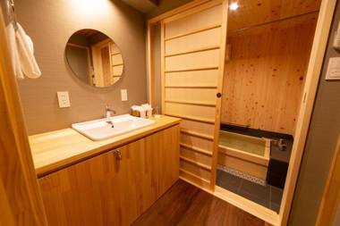 Shisei-Juku Muslim Friendly Easy access to Kyoto STA