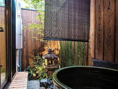 Rental of Machiya Take a Shigaraki ware openair