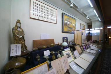 Hitoyoshi Onsen Nabeya Honkan